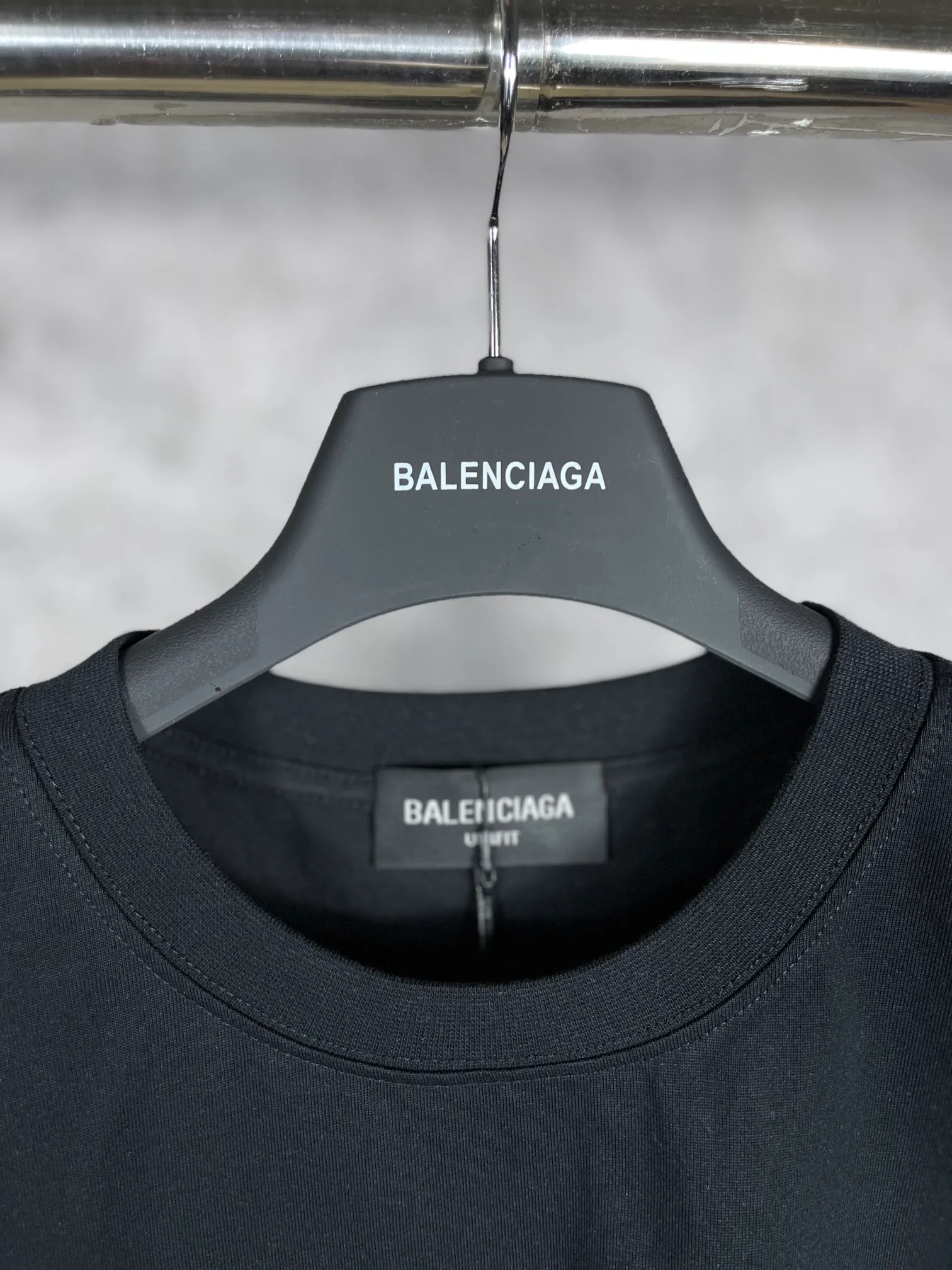 【 . Quality】 BALENCI*GA/ .Classic . 22SS#BALENCI*GA# T . . ZP . 260 ， . ， 。 。Classic ， ， ， . OS . Same Style ：BL 223037 ：Black，White， Gray Size：XS S M L